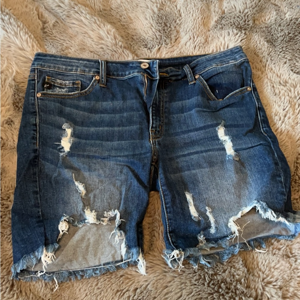 Kancan size L distressed shorts